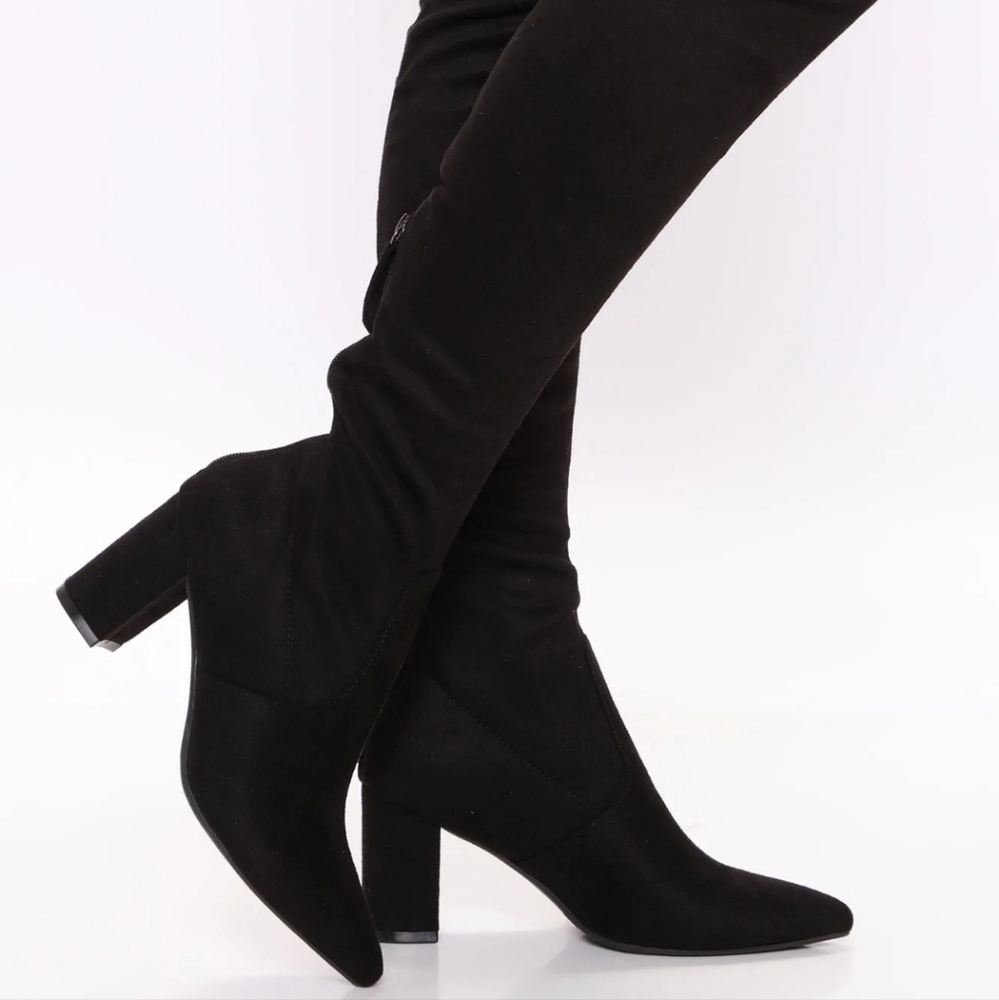 Brand new faux suede knee-high 👢